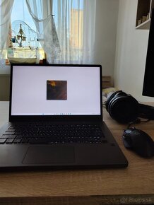 Asus ROG Zephyrus G14 - 10