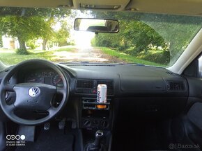 VW Golf 1.6i - 11