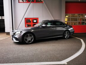 Mercedes-Benz E220d 9G-Tronic AMG Line / Pano / Distronic / - 11