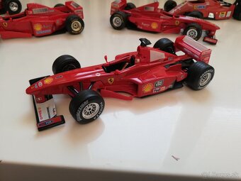 1:24 Bburago 6ks  Formula 1 FERRARI - 11