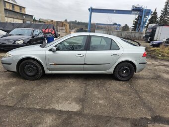 Renault laguna.        2004      1.6 benzínové motor - 11