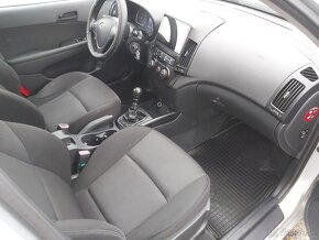 Hyundai i30 1.4 16V Classic - 11