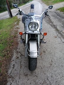 Suzuki VL 1500 Intruder - 11