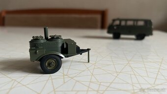 UAZ 452 ČSĽA 1:43 + vozík - 11