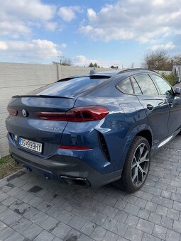 Predám búrané auto bmw x6 40i xdrive 2022 - 11