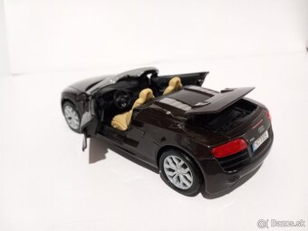 1:24 Audi R8 5.2 V10 Spyder - 11