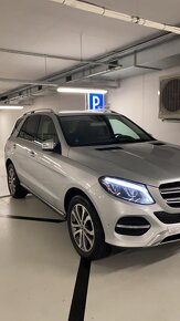 Mercedes GLE 350d 4Matic SUV (2018) - 11