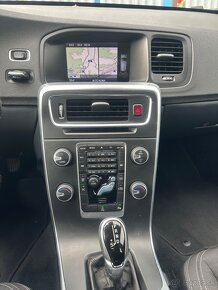 Volvo60,1,6d,84kw,9/2013 - 11