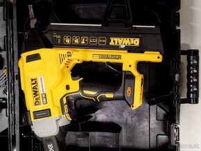 Dewalt aku klincovacka dcn890 - 11