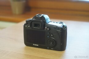 Canon EOS 6D + Canon EF 40mm f/2.8 STM - 11