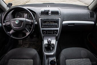 Škoda Octavia Combi 2.0 TDI Elegance, Po servise, nelakované - 11