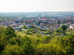 TOREA - POZEMOK NA PREDAJ - MODRA - PRÍRODA AJ CENTRUM NA DO - 11