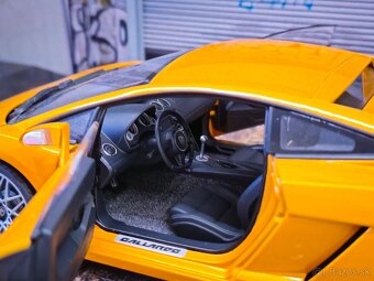 Lamborghini Gallardo LP560-4 1:18 AutoArt - 11