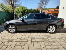 Volkswagen Passat 2.0 TDI Business 4Motion DSG - 11