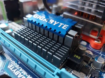 GIGABYTE GA-MA780G-UD3H - 11