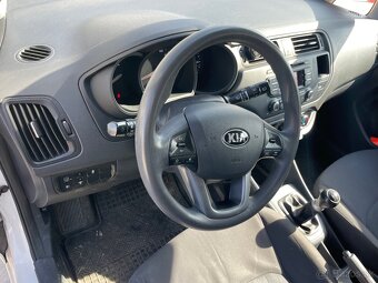 KIA RIO 1.25i - 11