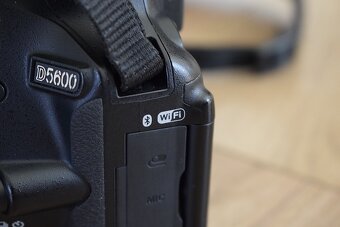 Nikon D5600 - wifi BT - dotyk. display AF VR objektiv 18-105 - 11