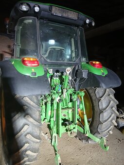 Traktor John deere 5100R - 11