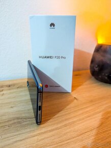 Huawei P20 Pro Midnight Blue so slúchadlami - 11