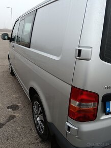 Predám dodávku vw transporter T5,1.9 tdi 77kw - 11