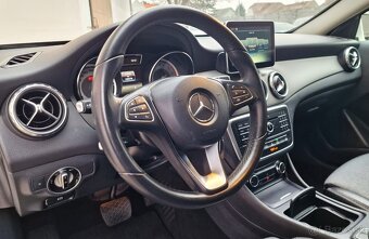 Mercedes-Benz GLA 200D 100Kw AT SR Bi xenon Top Stav - 11