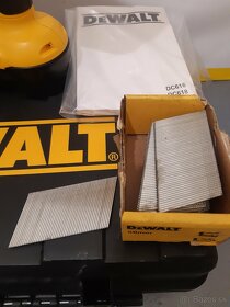 Klincovačka Dewalt+2x akú bateria - 11