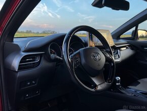 Toyota C-HR 1.8 Hybrid Selection E-CTV FWD  na predaj - 11