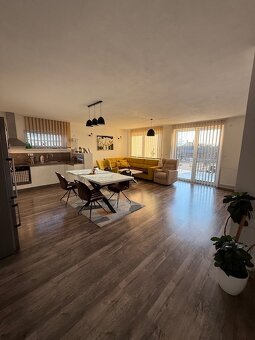 Predaj 5-izbového bungalovu na pozemku viac ako 1600 m2 - 11