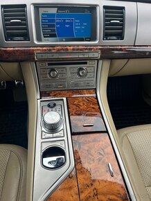 Jaguar XF 2,7 D A/T naj:197000km rv:09 - 11