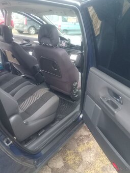 Volkswagen Sharan 1,9 TDI 85 kw automat,7 miestny - 11