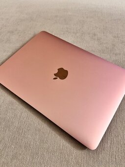 MacBook 12" Rose Gold + Apple myš - 11