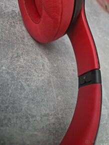 Beats solo 3 wireless - (L) strana nalomená - plně funkční - 11