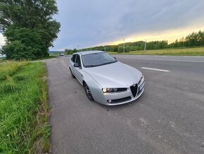 Alfa Romeo 159 Sportwagon - 11