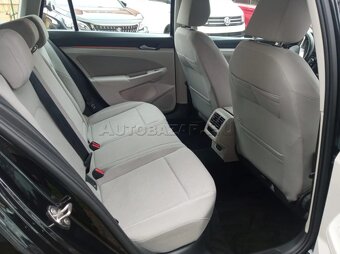 Volkswagen Golf variant 2.0 TDI DSG 110kW 2021 - 11