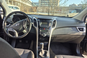 Hyundai i30 1.6 MPI CVVT YES Combi - 11