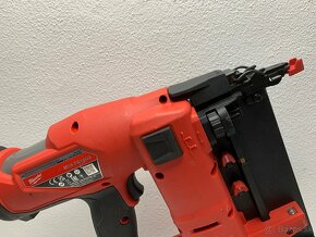 Milwaukee M18 FN18GS aku klincovačka - 11