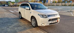 Mitsubishi outlander phev 2.0 - 11