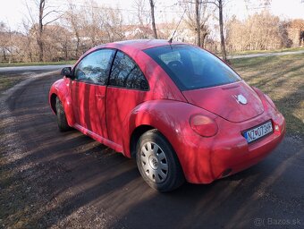 Volkswagen NewBeetle - 11