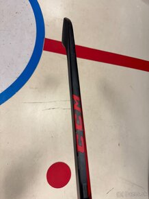 UPLNE NOVA PROFI HOKEJKA CCM JETSPEED PRO STOCK  - 11