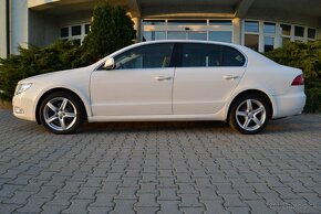 ŠKODA SUPERB II 2.0TDI ELEGANCE, ELEKTRÓNY R17, KOŽA, XENÓNY - 11