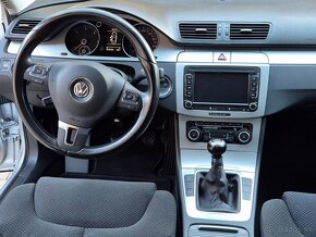 Volkswagen Passat 1.6 TDi rok 2010 - 11