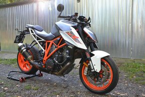 KTM 1290 SUPER DUKE R - 11