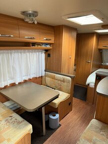 Predám prívesný karavan HOBBY DE LUXE 540 KMFE - 11