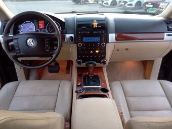 Volkswagen Touareg 2.5 TDI Automat - 11