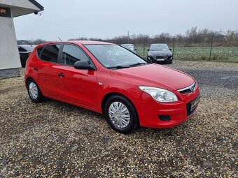 Hyundai i30 1.6 CRDi - 11