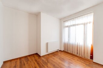 4 izbový byt s balkónom a garážou, Košice - Adlerova - 11