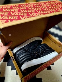 stylove unisex pechode/zimne celokozene topanky zn.Vans v38 - 11