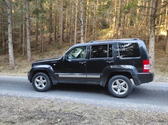 Jeep Cherokee Liberty KK 2.8 crd 130kw 4x4 - 11