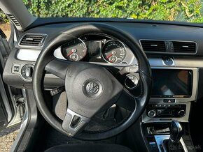 Volkswagen Passat 2.0 TDI - 11