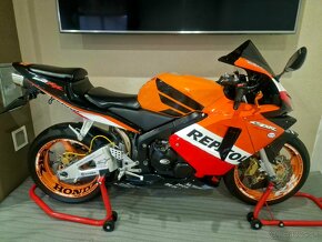 Honda CBR600RR Repsol - 11